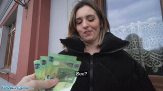 Myss Alessandra a kolosszális keblű kitetovált bige pénzért dugható
