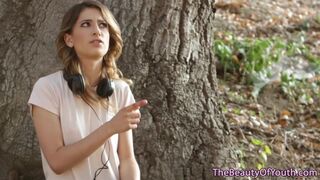 Alexa Grace tinédzser picsája forrón dörzsölődik lezbi szerelmében