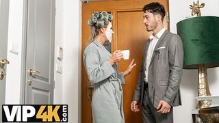 Az öreg világos szőke francia mami újra csábít tinédzser fickót