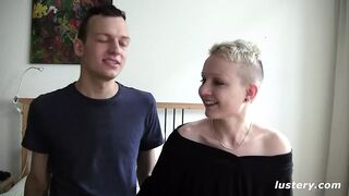 Szeretik felvenni magukat szeretkezni - házi amatőr klip