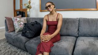 Amatőr keni csajszika elveszti az ösztönét, mikor előhúzom óriási könyörtelen faszomat