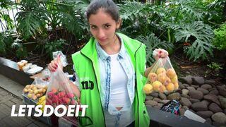 Latina milf mary gomez arcára spriccel a forró közösülés után