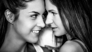 Dél Amerikai Carolina Abril forró ukrán barátnőjével