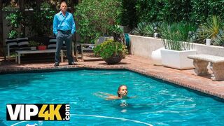 Summer Day tiltott élvezete a barát apjával nyáron