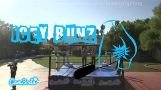 Forró fantasy harc gigászi kannás fiatal bombázókkal