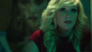 Malena Morgan finom lesbi játék kiborotvált punciakkal