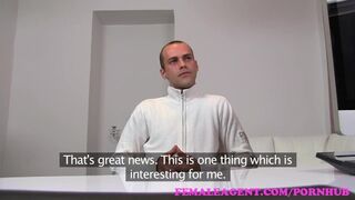 Dögös milf ügynök teszteli a hardcore palit