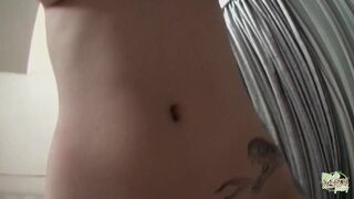 Ázsiai orbitális keblű milf pippantása pov nézőpontból