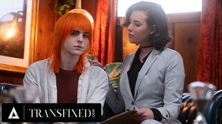 Jean Hollywood travi faszával dúdolja fel Casey Calvert lezbi terapeutát