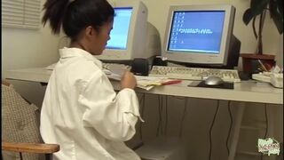 Ázsiai tinédzser lányok nagyméretű faszos szopós dugásai