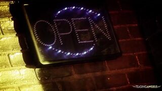 Bűbájos cicás öltözetben a szarva vágó afró amerikai cumizza a méretes kárója