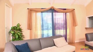 Csábos alexia nicole interjút ad, mielőtt farkára ugrana és cum-mal borítanák be