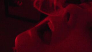 Az amatőr pipi megkötözve és keményen megkamatyolva