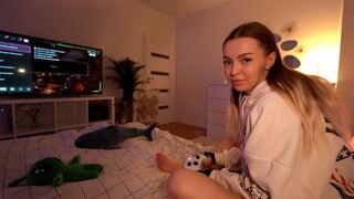 Tinédzser lány pippantás közben bekúrva és spriccelve!