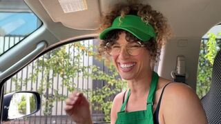 Starfucks elfelejti a kávét és hazamegy a vendéggel