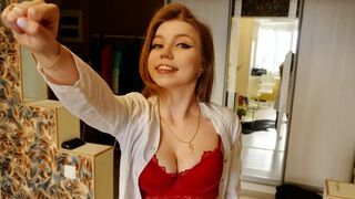 Kisankanna orosz gyógymódja a vírusra – fiatal pippantás cosplayben