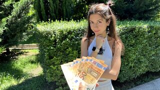 Mennyiért egyeztet be egy orosz fiatal szuka csoportos dugásba?