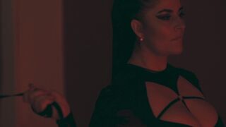 Kathalina777 keményen uralva egy szexy latin amerikai milf által