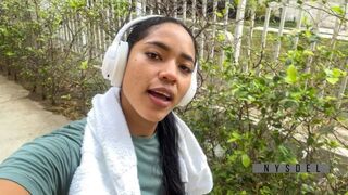 Az edzőteremben megismert pasi megbassza szűk puncimat és telelövi - amatőr pár