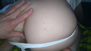 Belecsúsztam a nevelő anyum bugyijába, éreztem a szőrös pináját és megnyaltam - ginnag