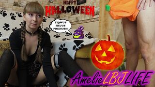 Pici boszorkány megidézi a méretes fügyit és keményen megbasszák, hogy beleélvezzen a puncijába - halloween 2020