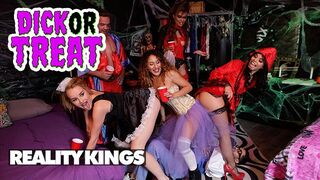 Reality Kings forró Halloween gangbang Eve Ellewood és Gina Valentina főszereplésével