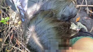 Kockázatos nyilvános kúrás és beleélvezés az út szélén