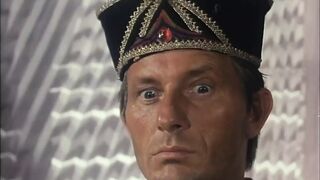 Simona Valli gigantikus hímvesszőt kap a retro Ezer és Egy Éjszaka legelső epizódjában