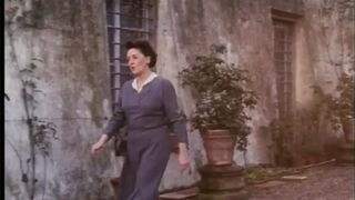 L'Ereditiera negyedik részében Anita Rinaldi méretes kukit szop retro stílusban