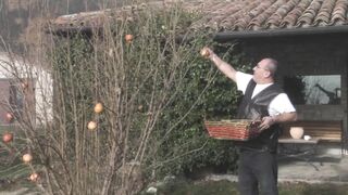 Szenvedélyes világos szőke tinédzser amatőr segglyukba kurelva és szájba spriccelve gigászi farasszal