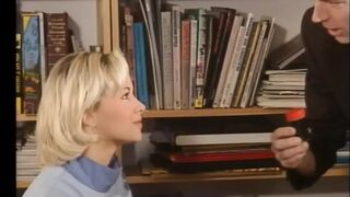 Tömjük tele a seggüket kolosszális farokkal retro pornó teljes filmben