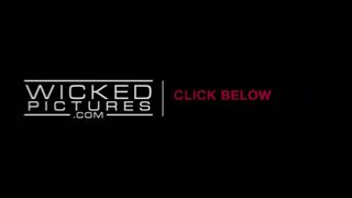 Wicked - Forró ébenfa szépség szereti a ellenállhatatlan szexet Misty Stone-nal