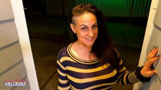 Egzotikus, izgató MILF Kali Ryder masztizik és dongot használ a Brand New Amateurs legújabb castingján